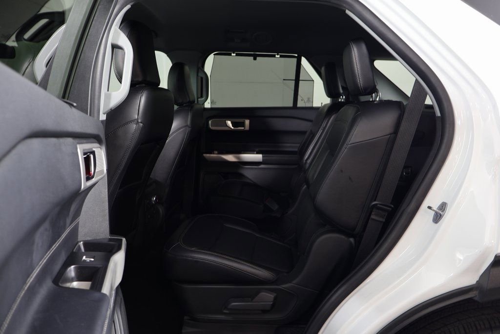 Used 2022 Ford Explorer Limited image 11