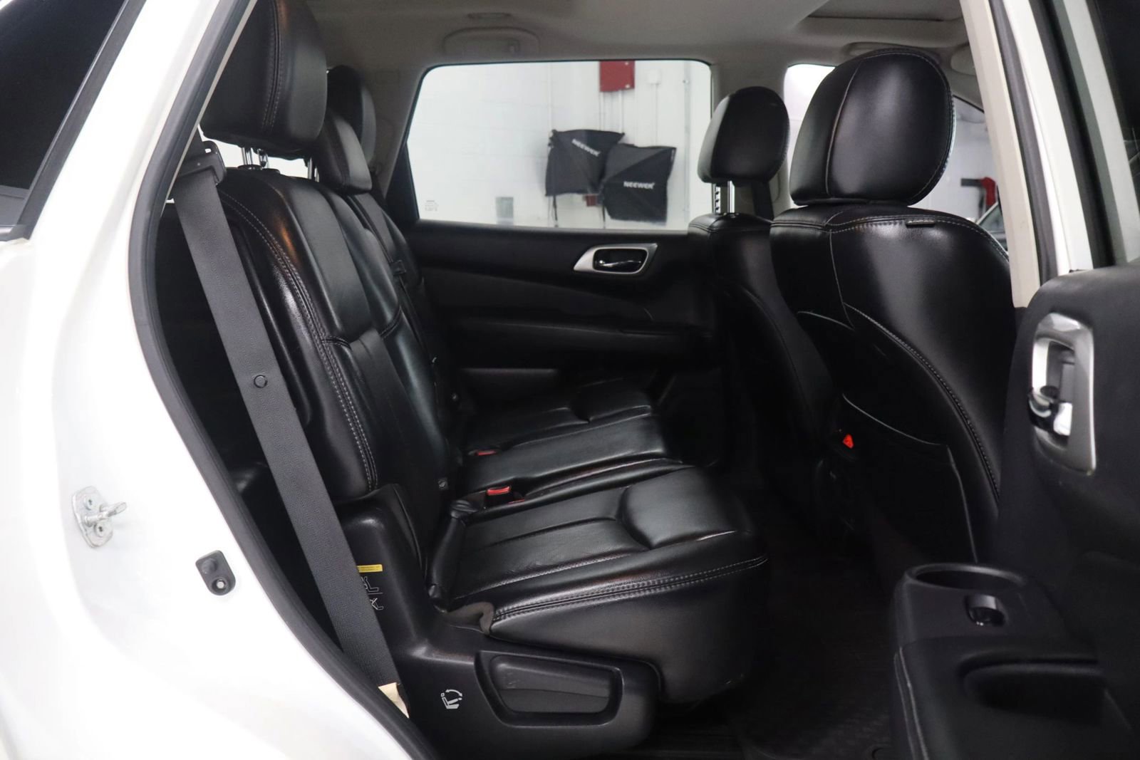 Used 2017 Nissan Pathfinder Platinum w/ Cargo Package AWD/4WD image 21