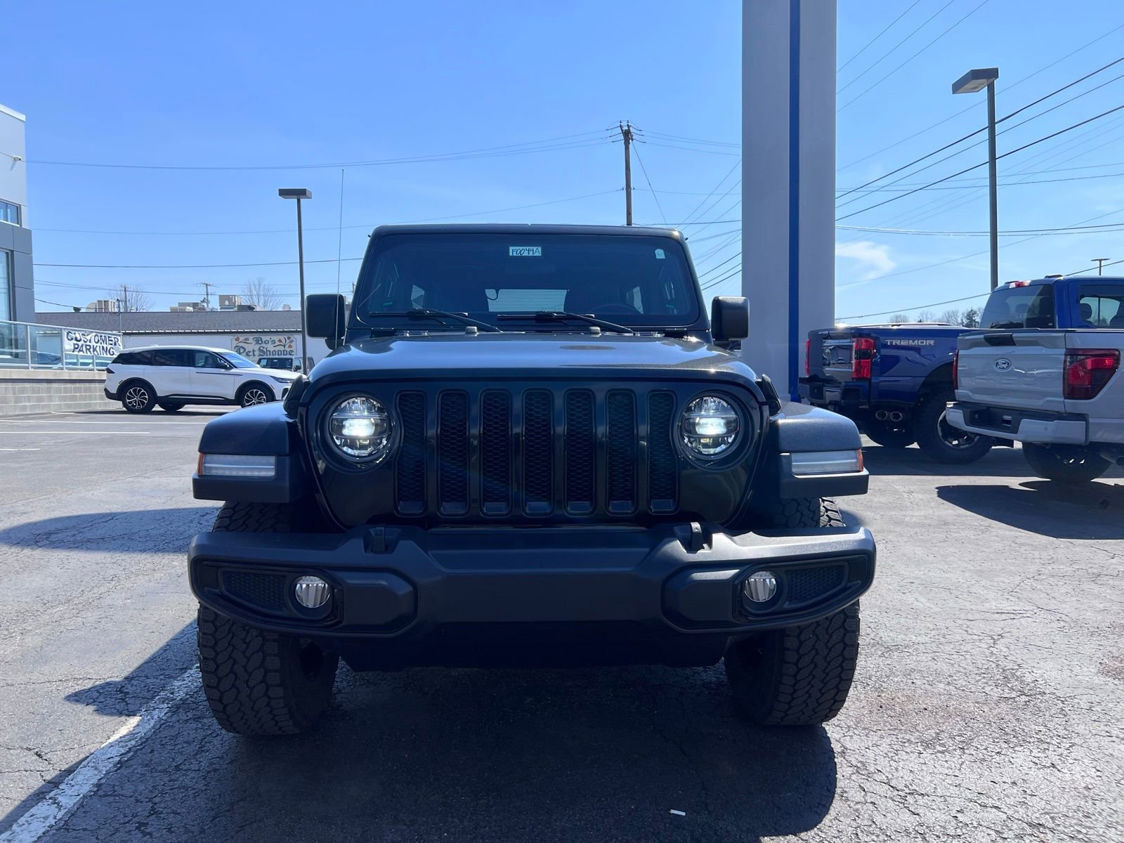 Used 2020 Jeep Wrangler Unlimited Sahara image 2