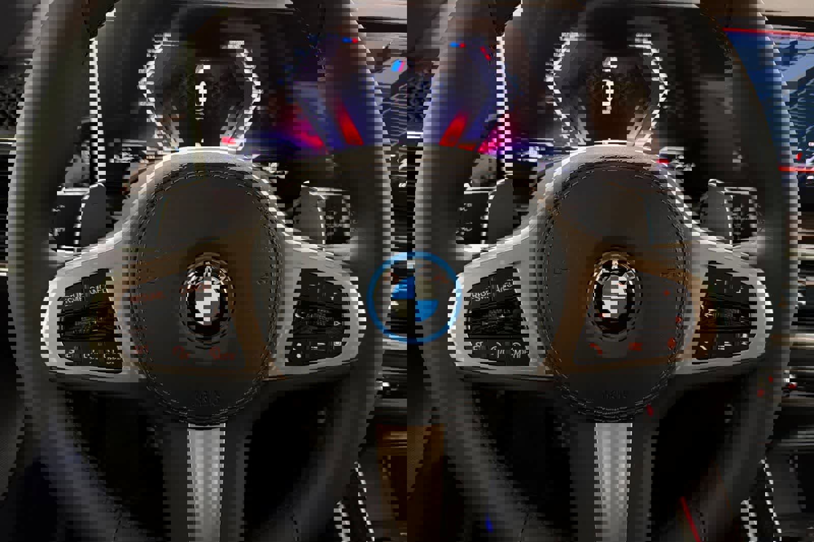 Used 2026 BMW X5 xDrive50e w/ M Sport Package image 24