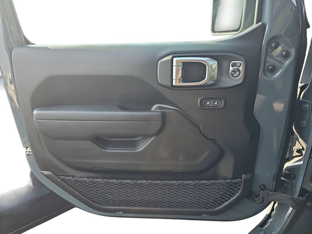 Used 2025 Jeep Wrangler Unlimited Sport AWD/4WD image 24