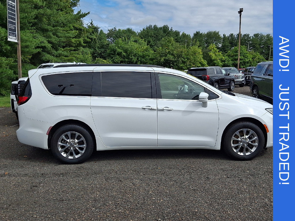 Used 2022 Chrysler Pacifica Touring-L AWD/4WD image 7