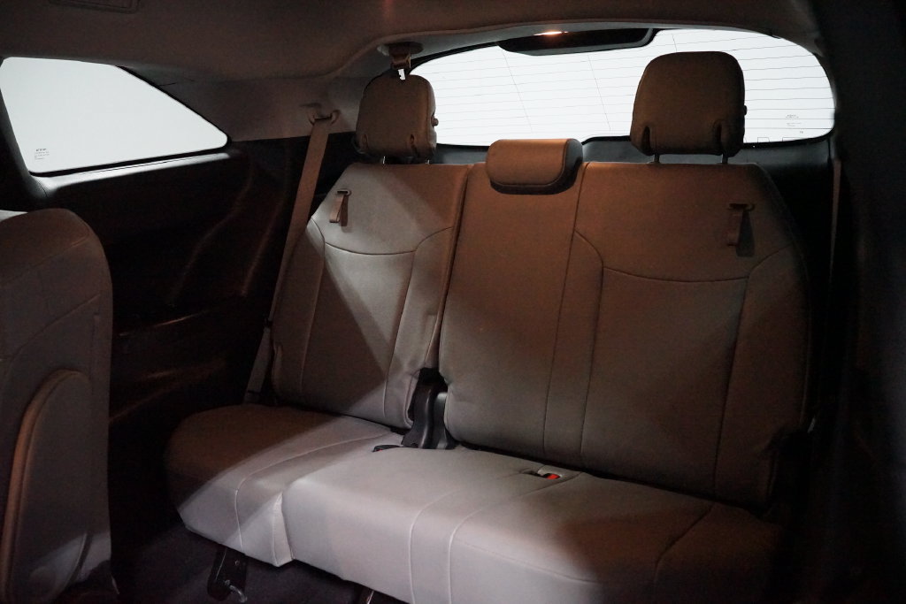 Certified 2025 Toyota Sienna XLE FWD image 30