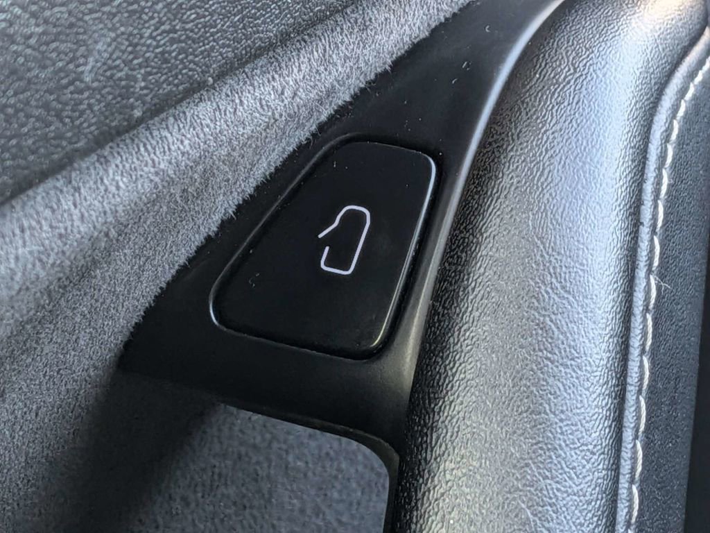 Used 2022 Tesla Model 3 Standard Range image 23