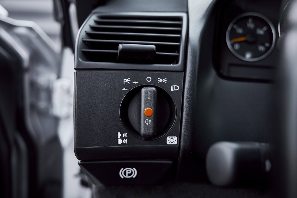 Used 2002 Mercedes-Benz SL 500 w/ SL2 Option Pkg image 46