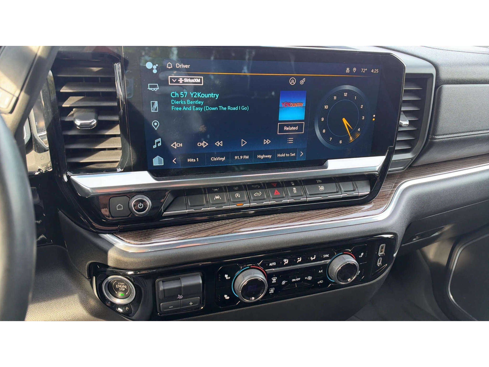 Used 2023 Chevrolet Silverado 1500 LT AWD/4WD image 16