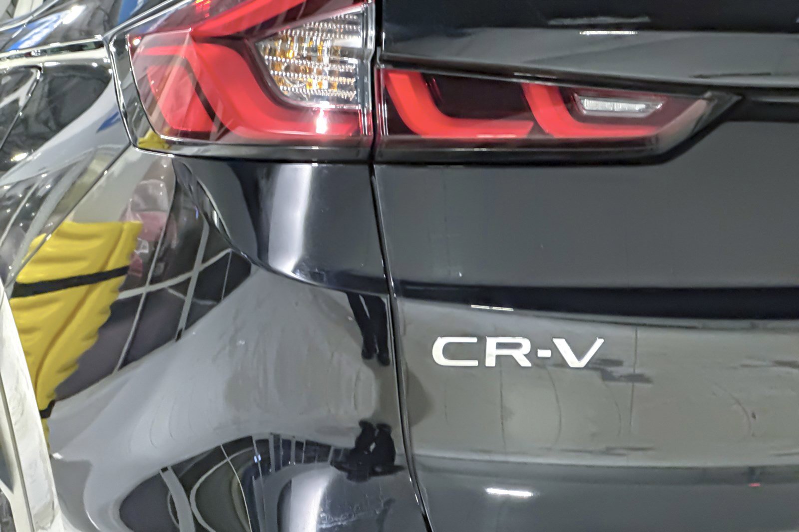 Used 2025 Honda CR-V EX-L image 12