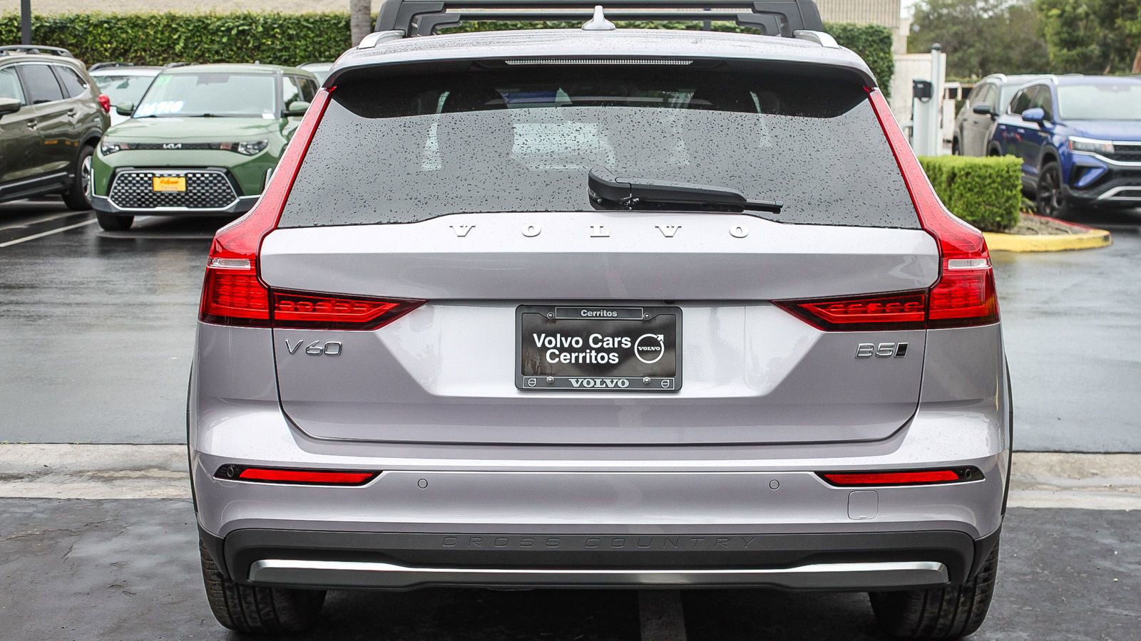 New 2026 Volvo V60 B5 Cross Country Plus w/ Climate Package AWD/4WD image 7