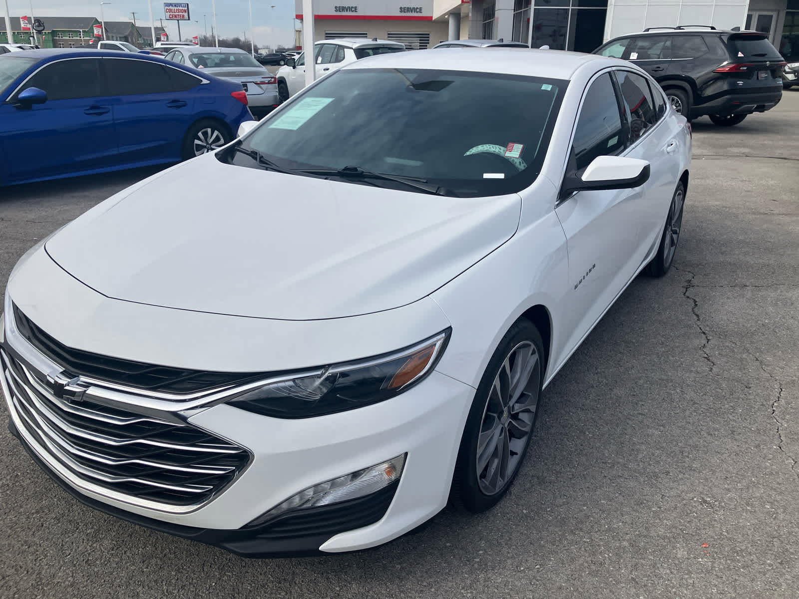 Used 2021 Chevrolet Malibu LT FWD image 3