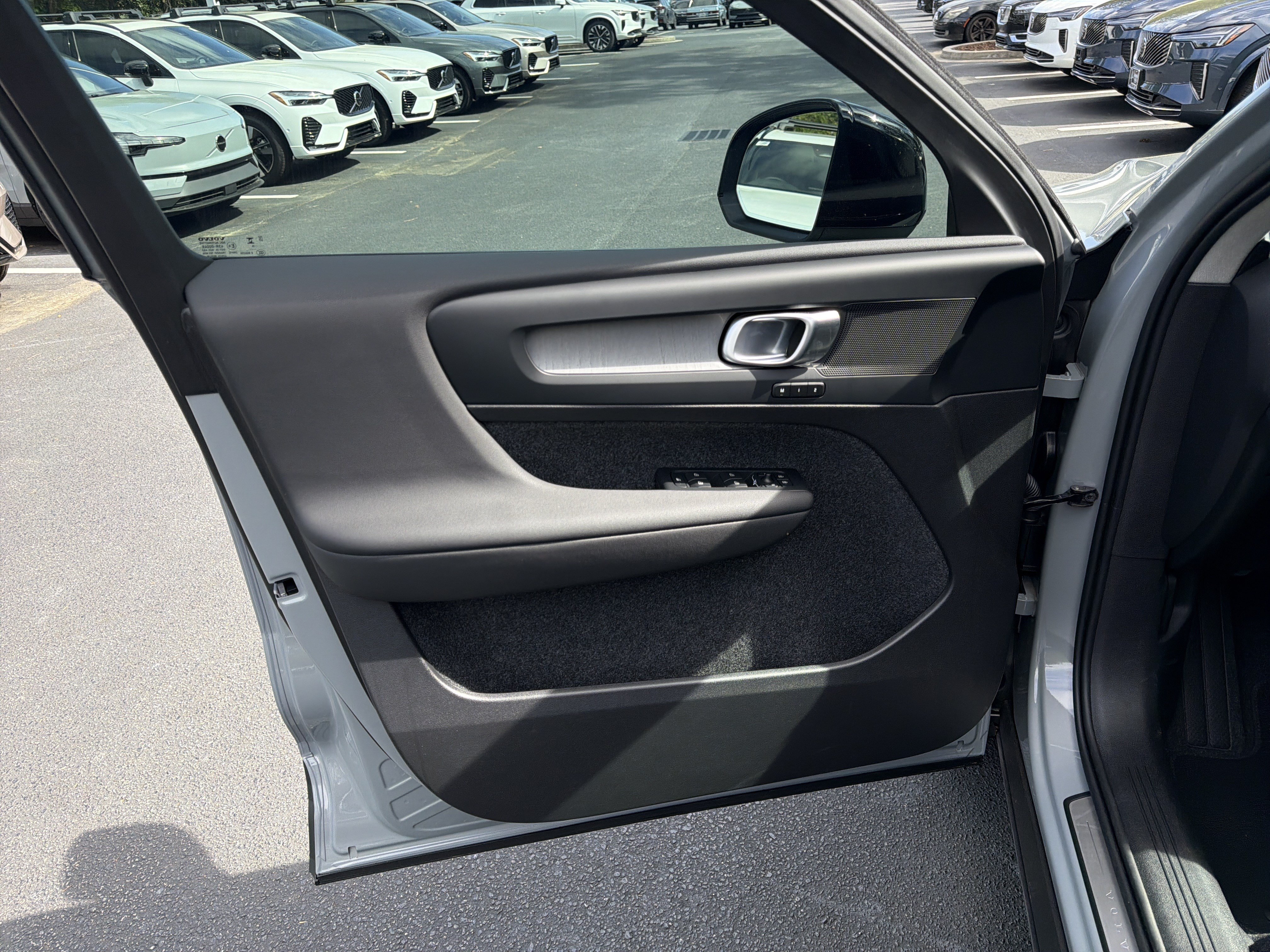 New 2026 Volvo XC40 B4 Core w/ Climate Package FWD image 13