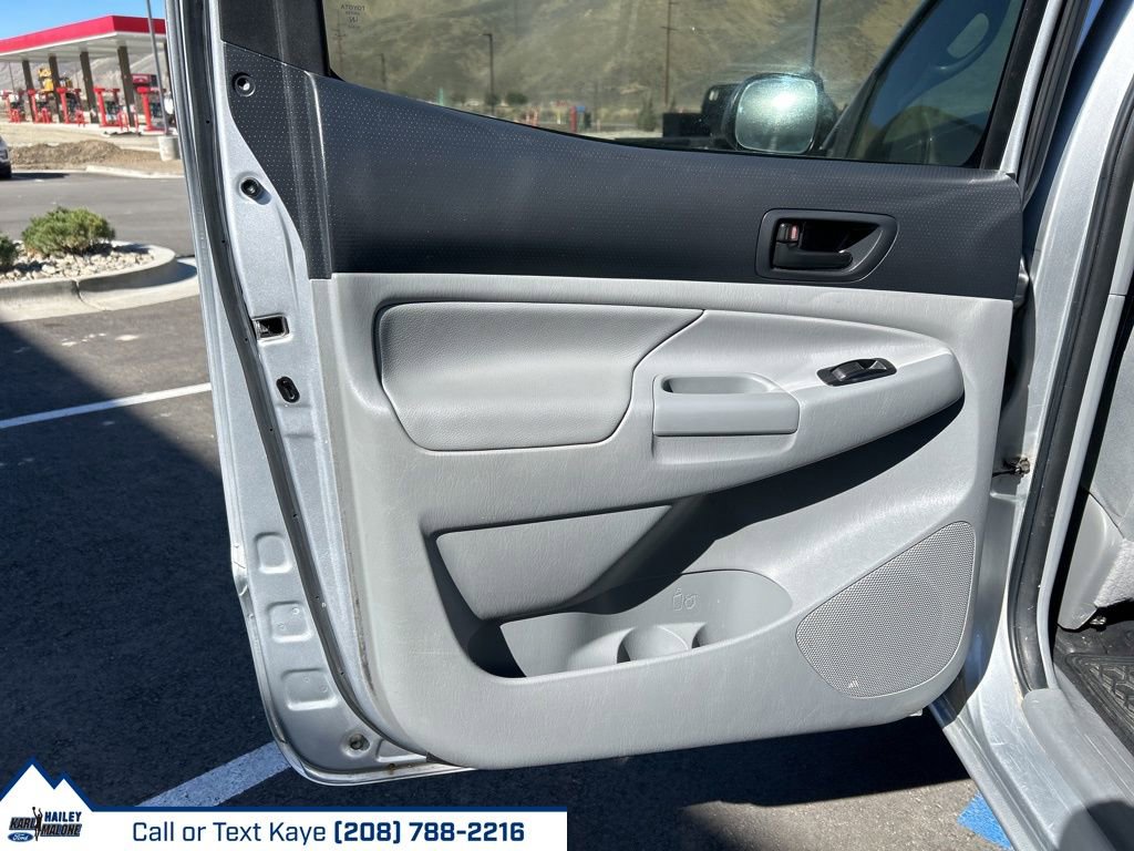 Used 2013 Toyota Tacoma 4x4 Double Cab image 13