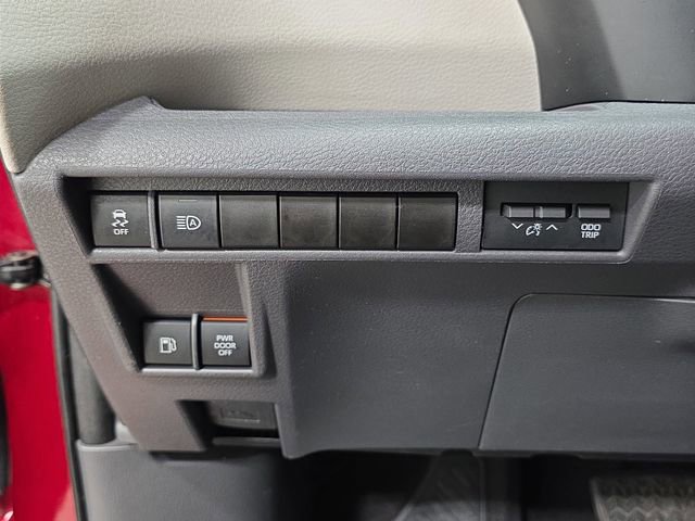 Certified 2021 Toyota Sienna LE FWD image 23