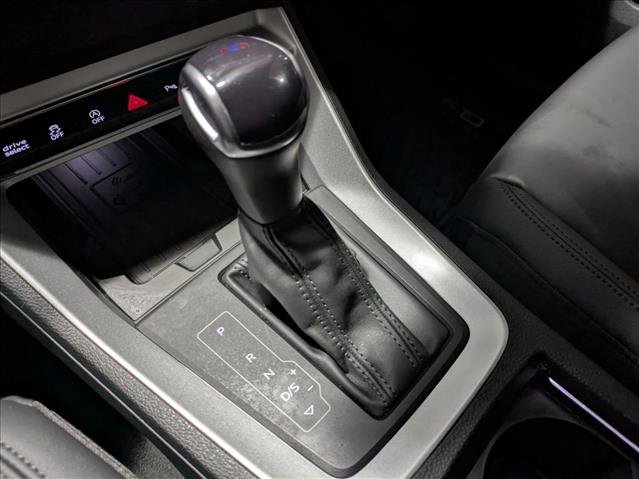 Used 2025 Audi Q3 2.0T Premium w/ Convenience Package image 17