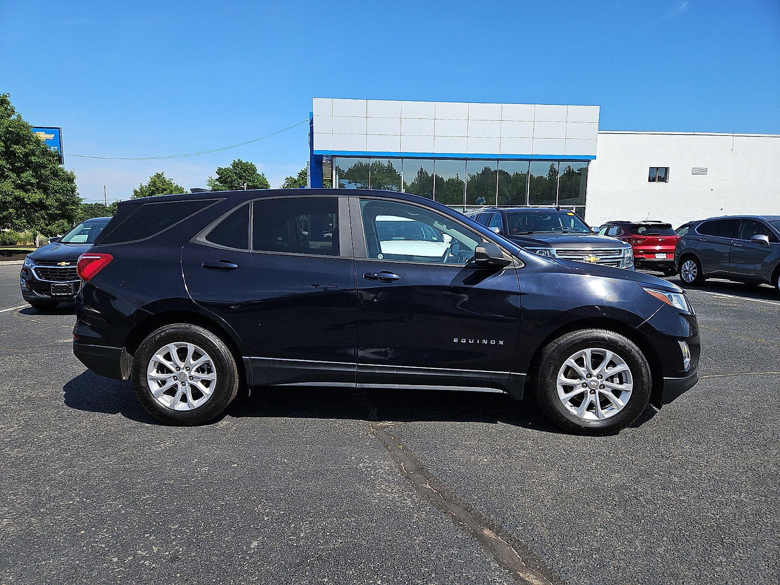 Certified 2020 Chevrolet Equinox LS w/ LS Convenience Package FWD image 8