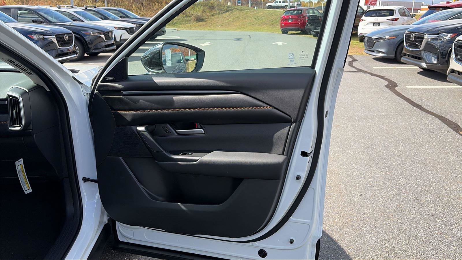 New 2025 MAZDA CX-50 AWD 2.5 Hybrid w/ Weather Package image 32