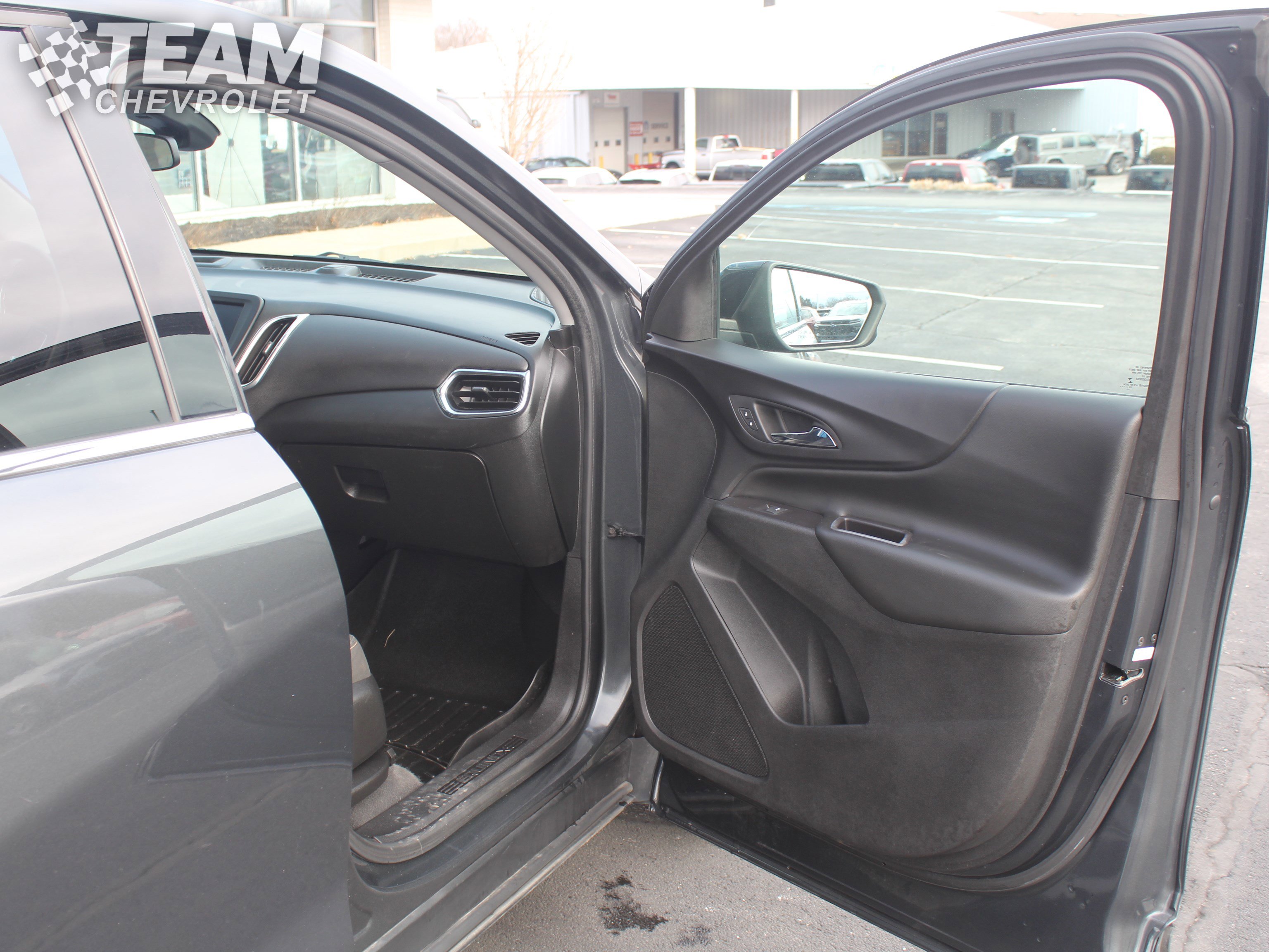 Used 2020 Chevrolet Equinox LT image 25