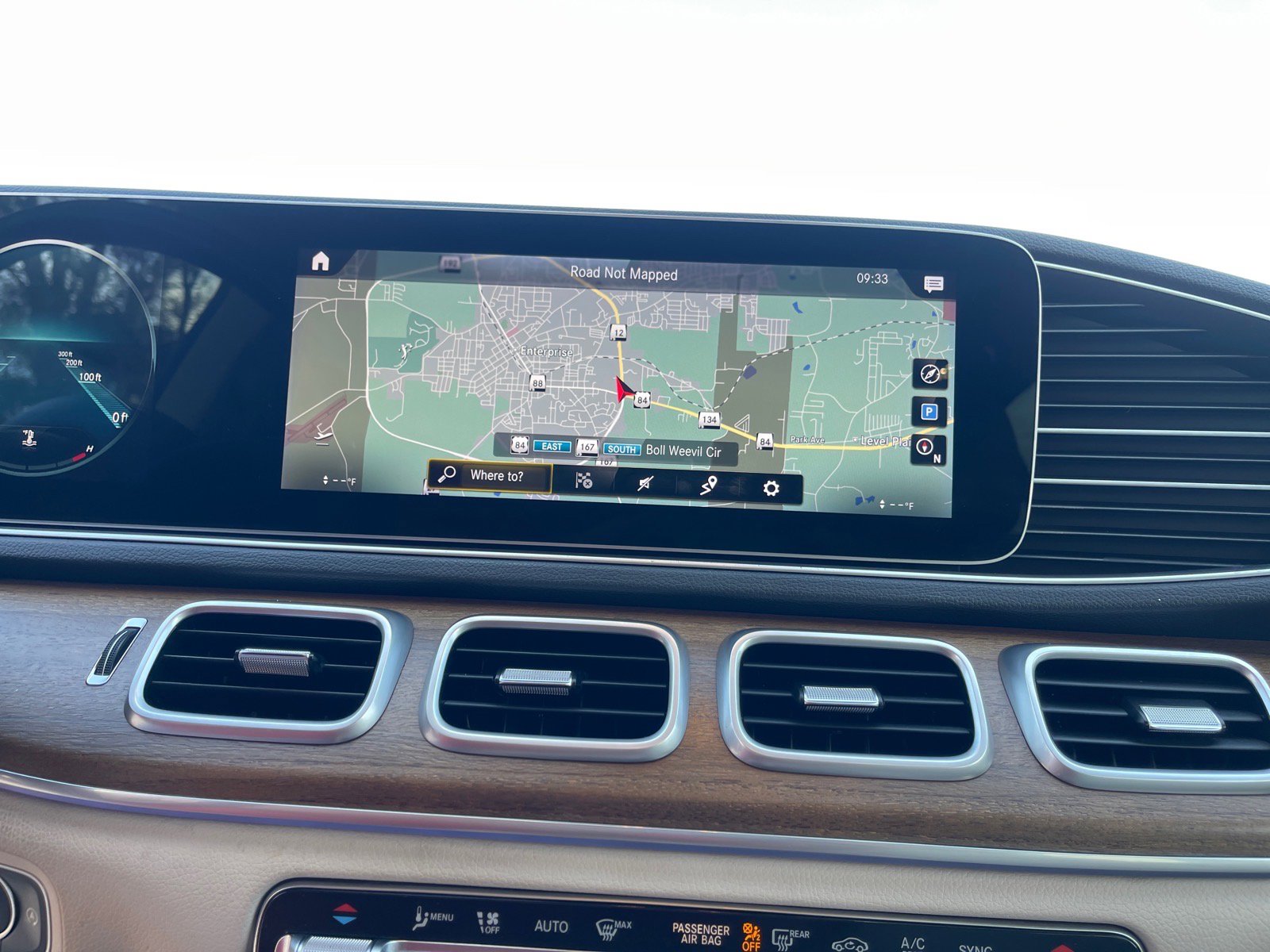 Used 2021 Mercedes-Benz GLE 350 w/ Premium Package image 5