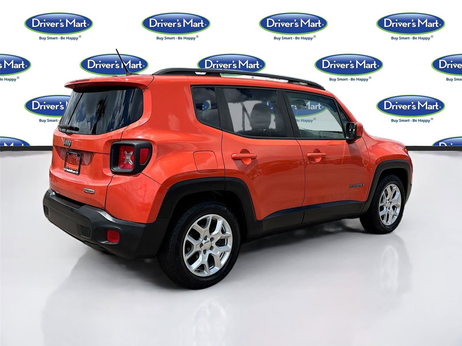 Used 2015 Jeep Renegade Latitude FWD image 7