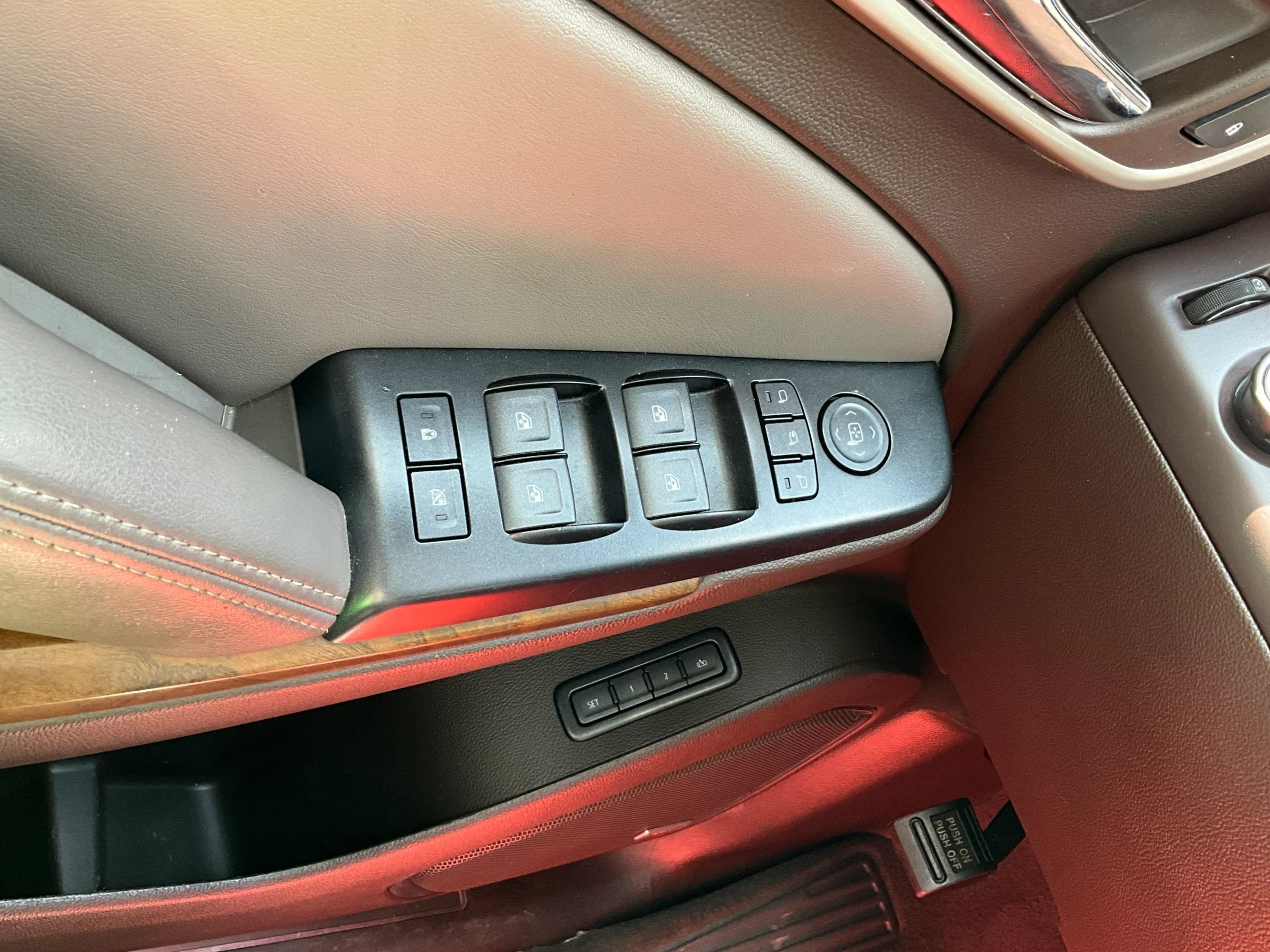 Used 2020 GMC Yukon Denali w/ Open Road Package RWD image 29