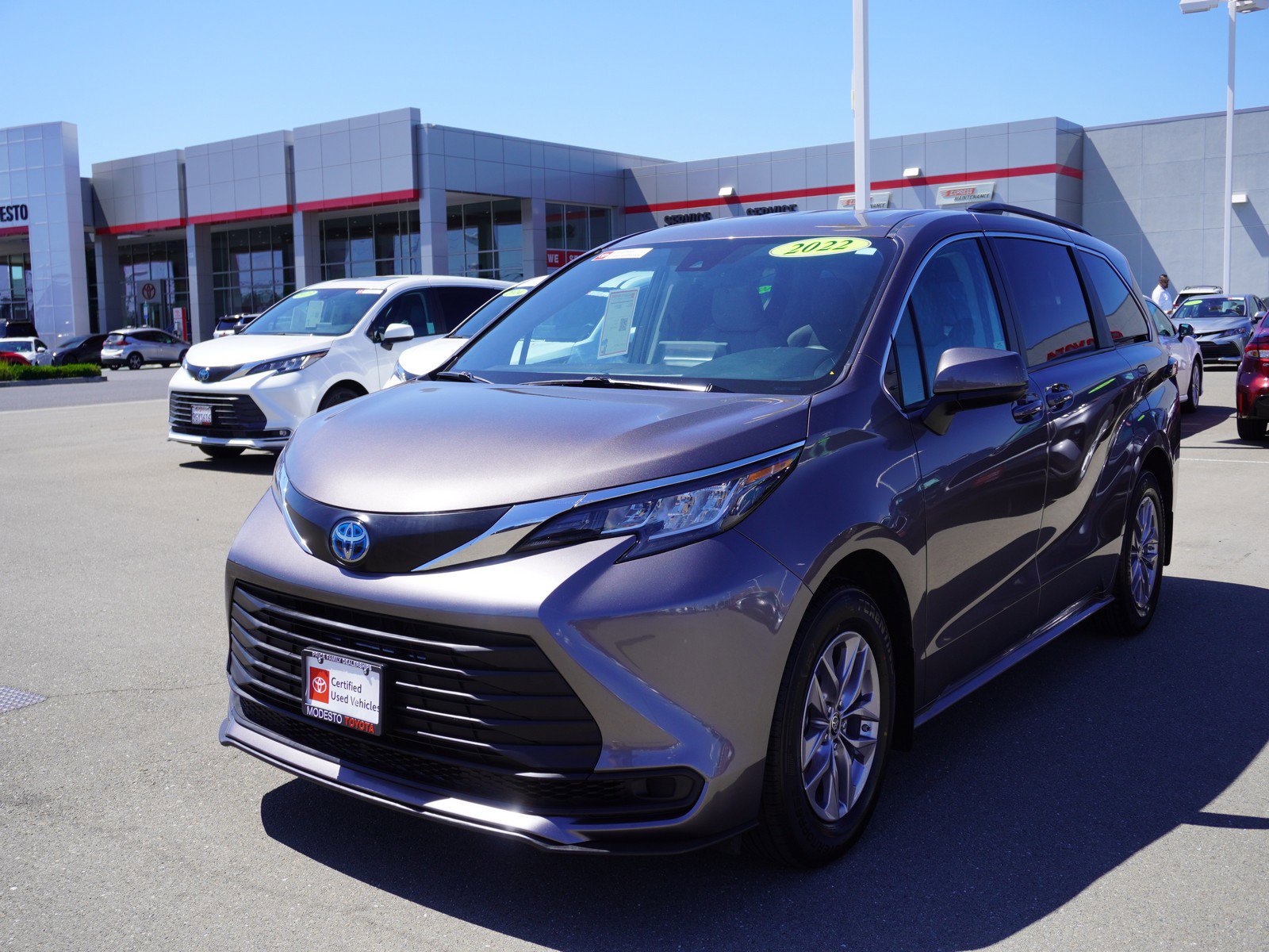 Used 2022 Toyota Sienna LE image 7