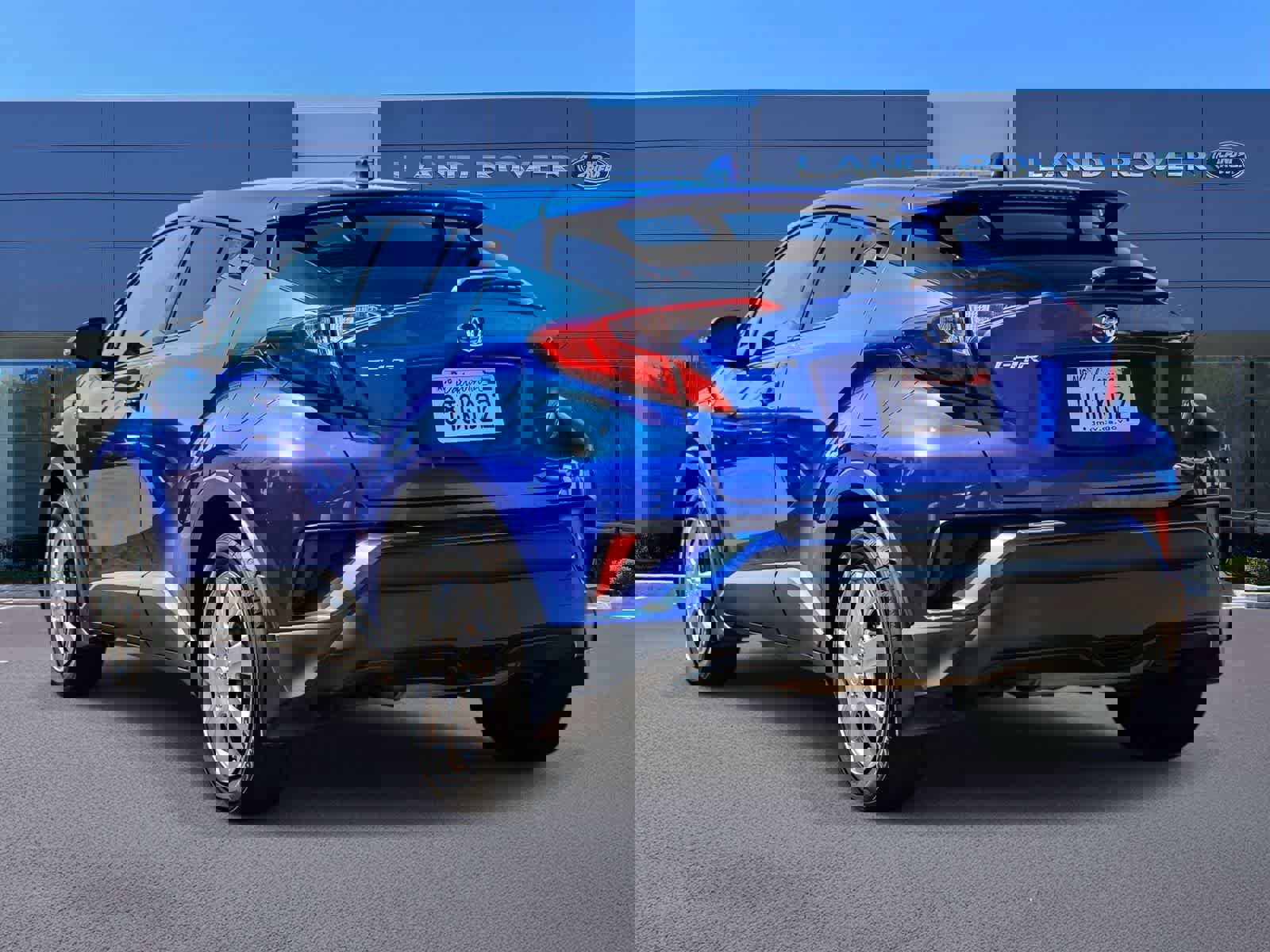 Used 2020 Toyota C-HR LE image 6