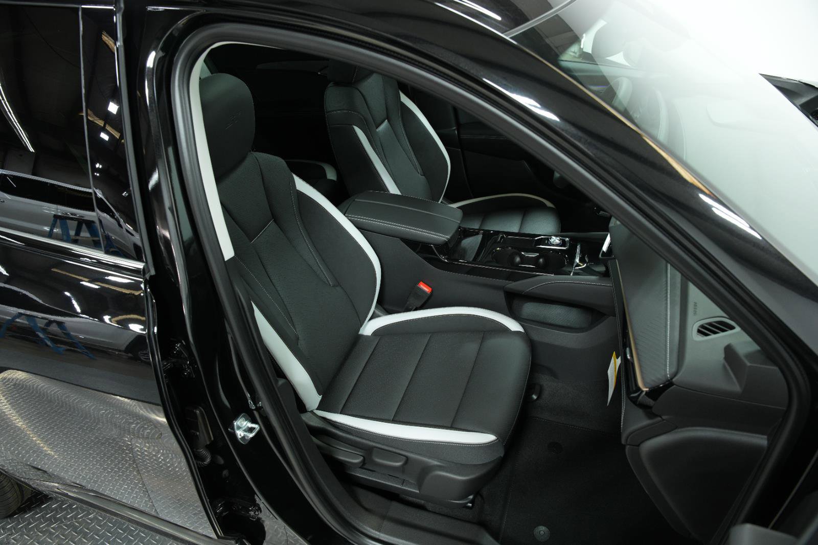 New 2025 Buick Envision Sport Touring image 19