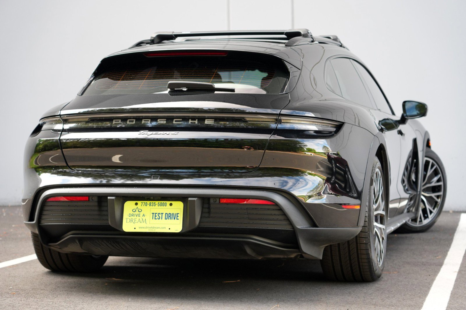 Used 2023 Porsche Taycan 4 Cross Turismo w/ Premium Package AWD/4WD image 5