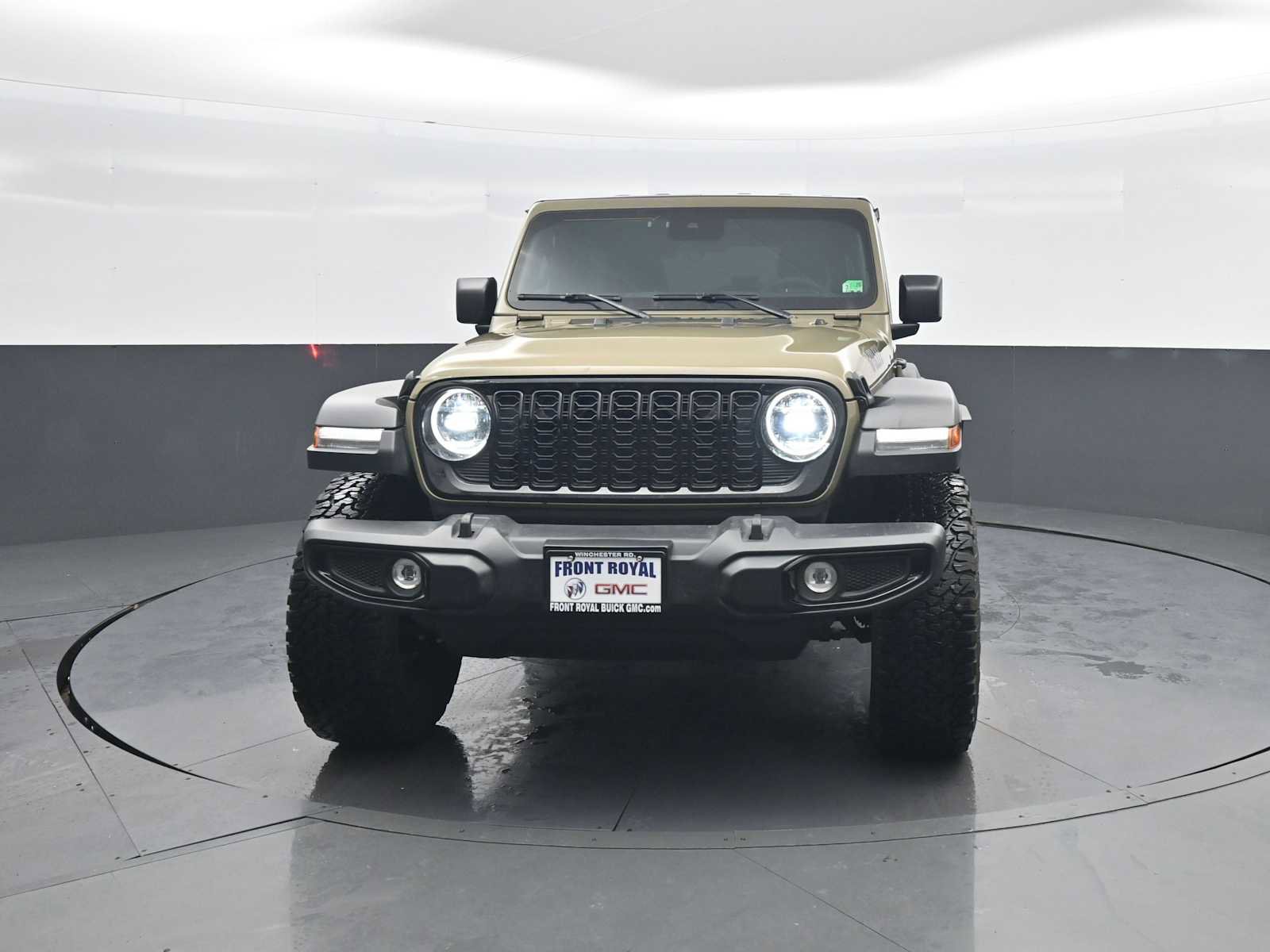 Used 2025 Jeep Wrangler Sport image 3