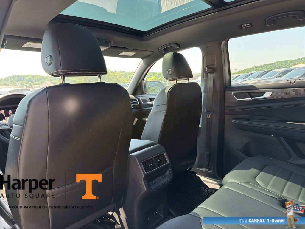 Used 2024 Volkswagen Atlas Cross Sport SEL R-Line AWD/4WD image 11