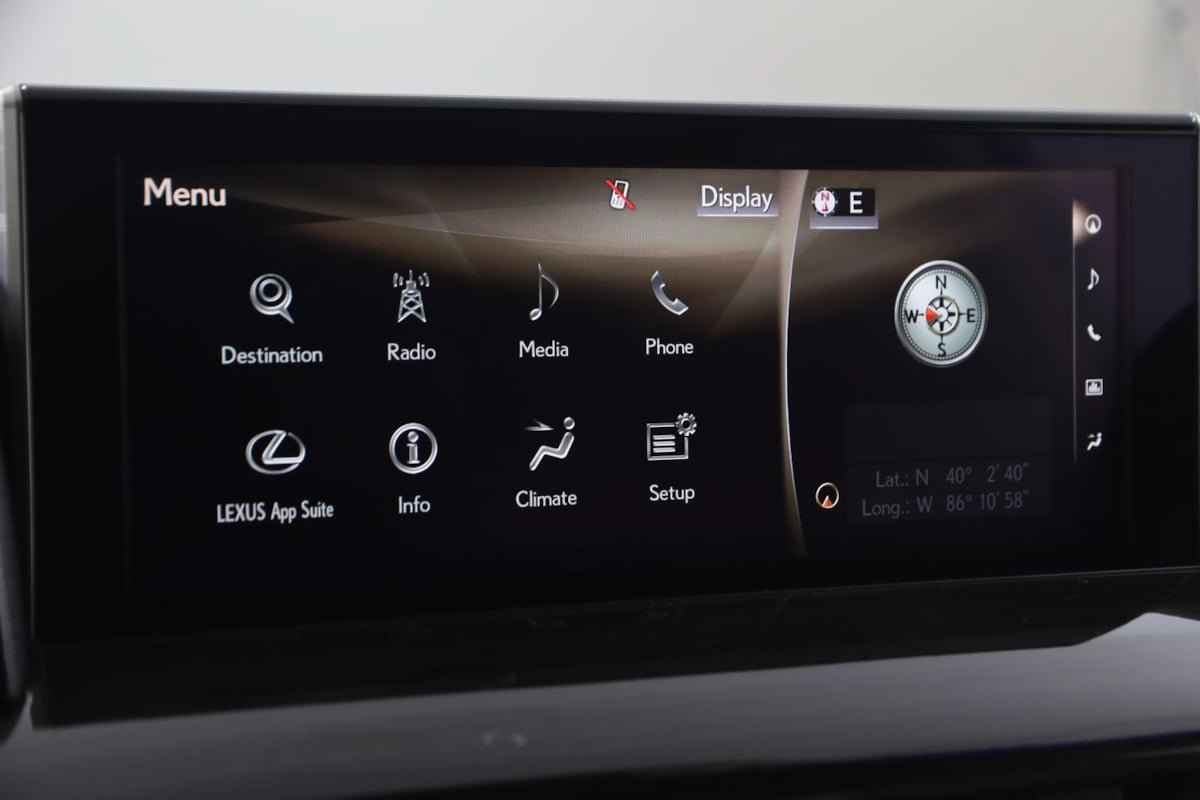 Used 2020 Lexus LX 570 4WD w/ Luxury Package image 35