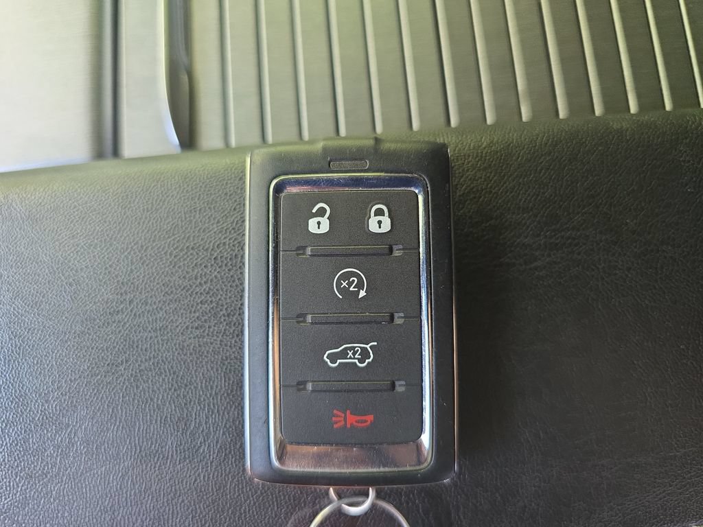 Certified 2025 Jeep Wagoneer Series II w/ 8-Passenger Seating Package AWD/4WD image 34