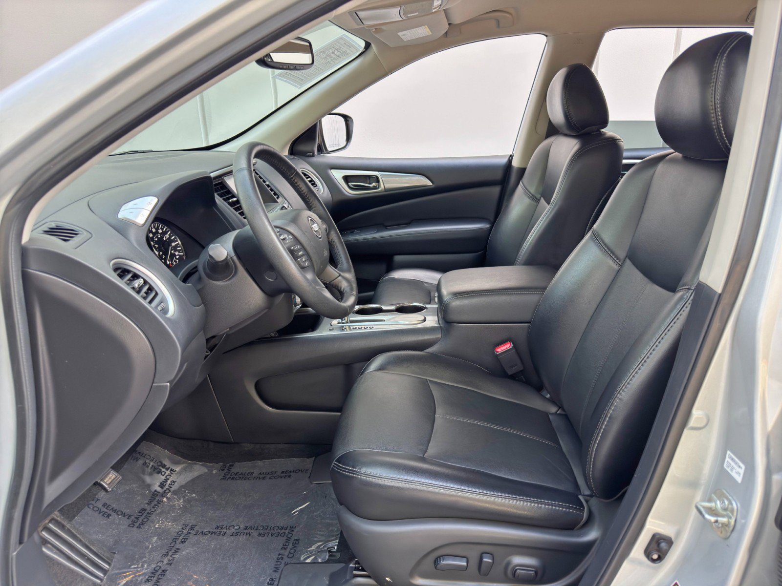 Used 2020 Nissan Pathfinder SL image 14