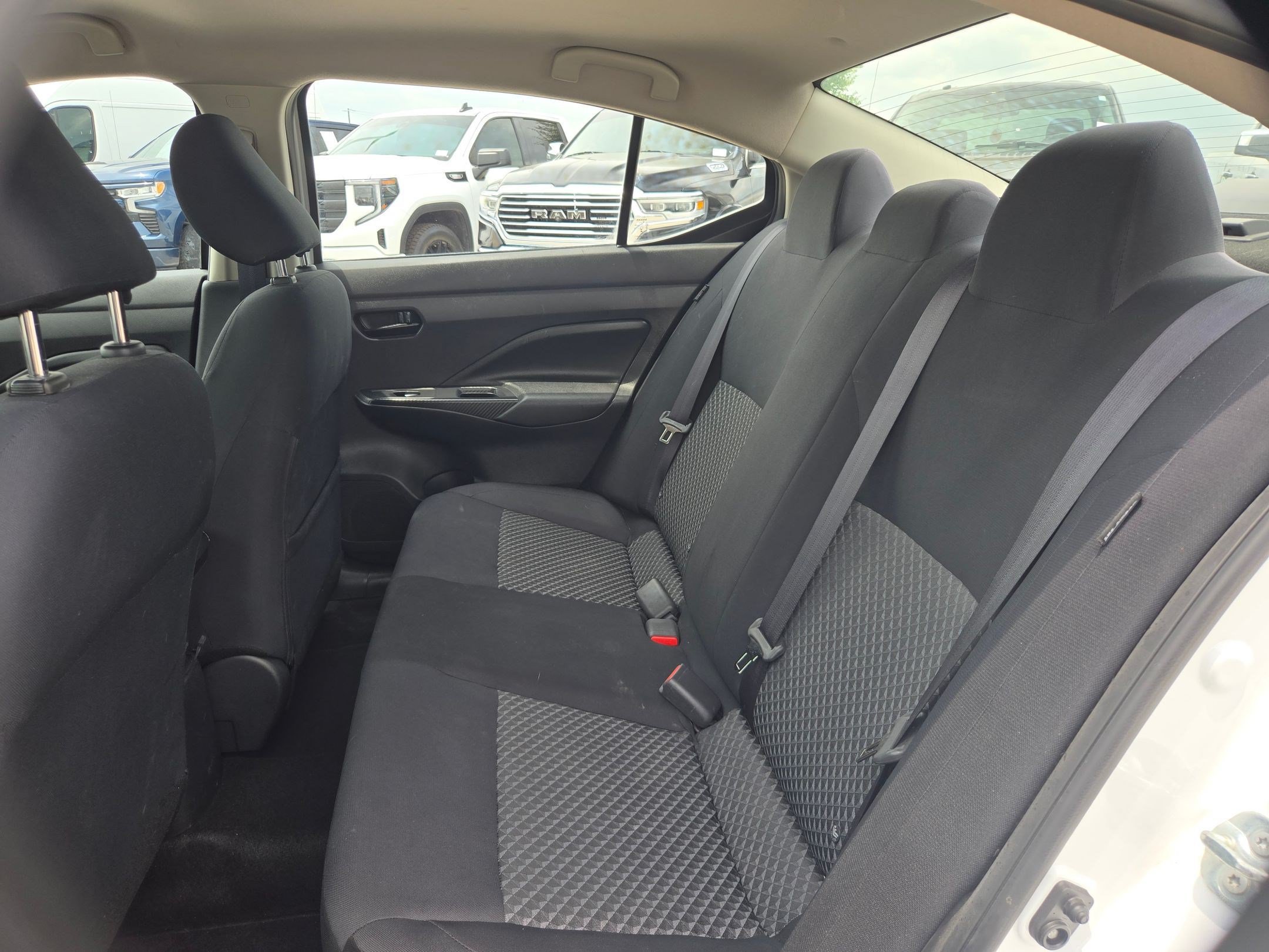 Used 2023 Nissan Versa S FWD image 13