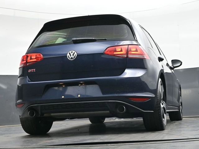 Used 2017 Volkswagen GTI SE FWD image 31