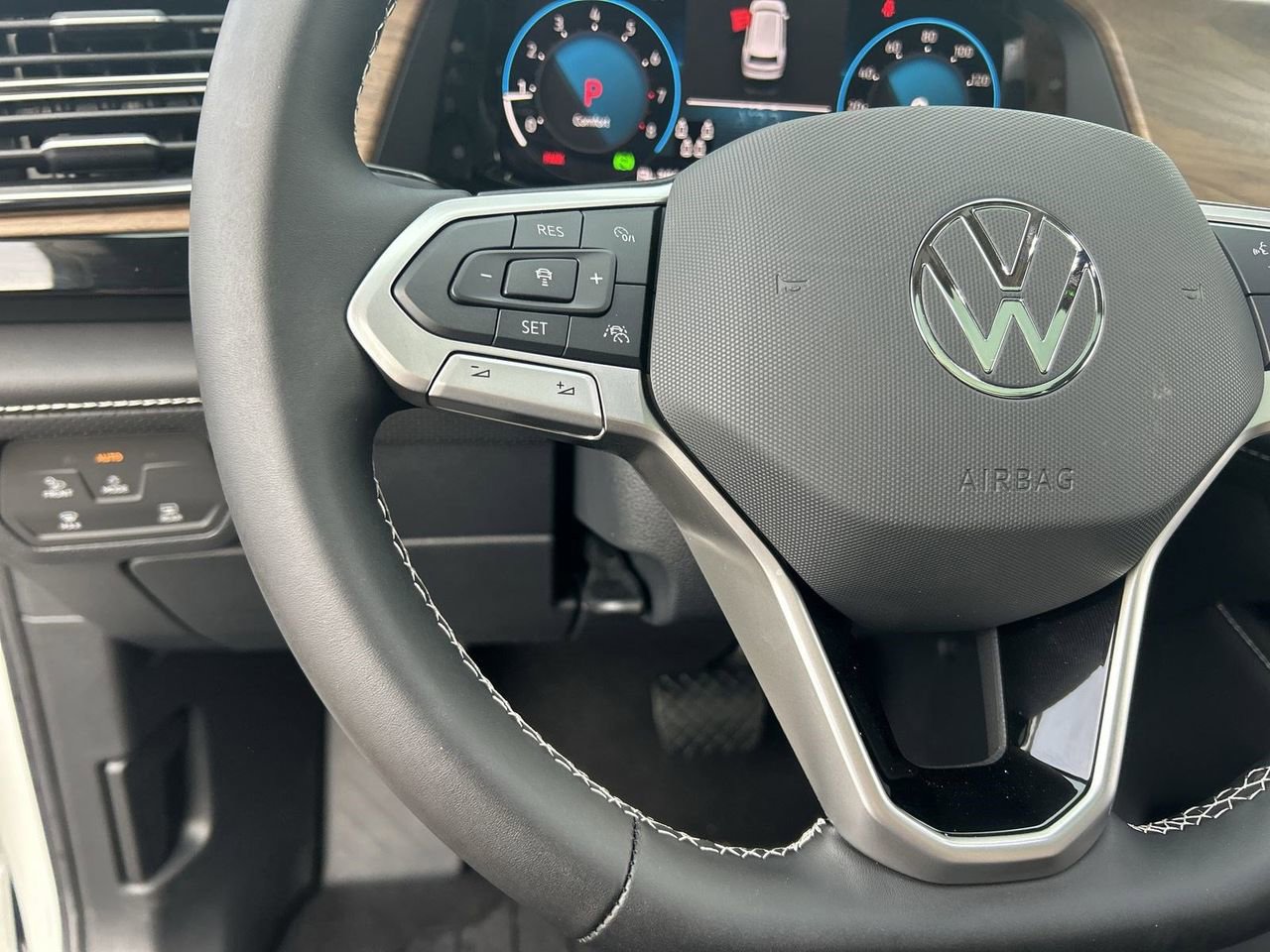 New 2026 Volkswagen Atlas SE FWD image 20