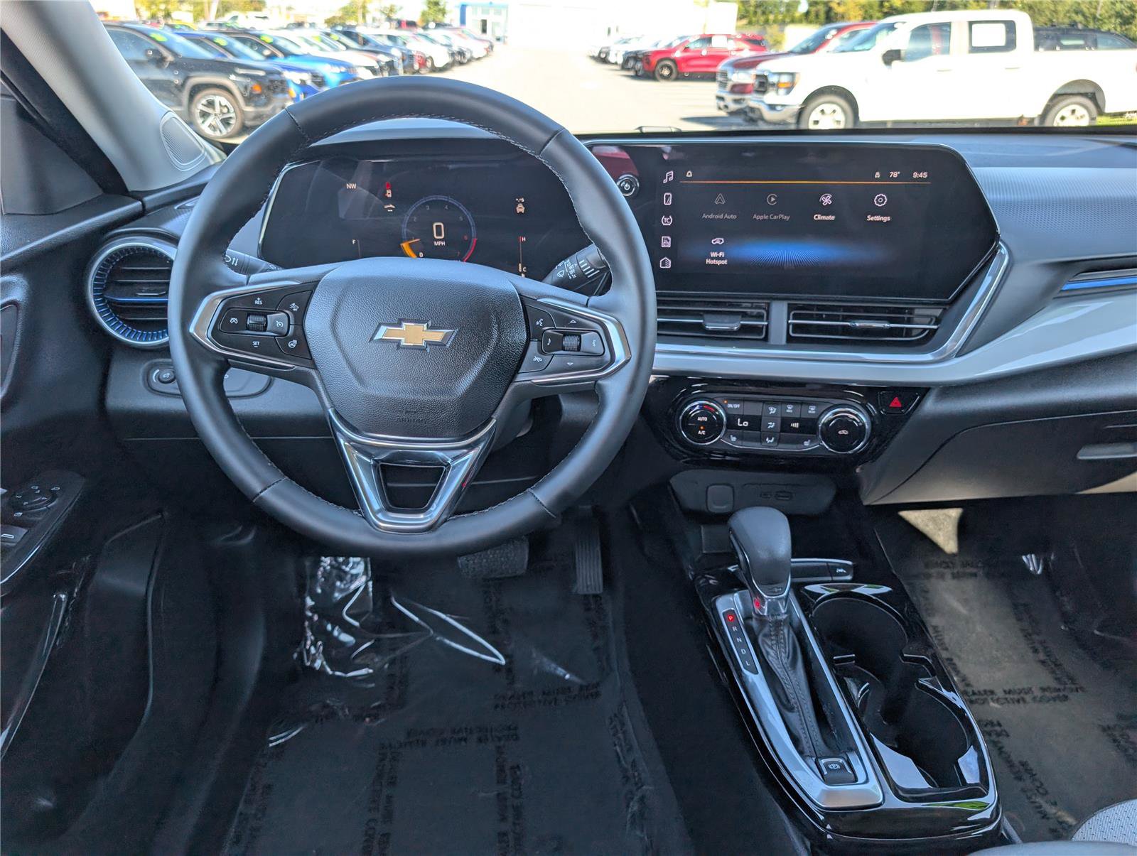 Used 2024 Chevrolet Trax LT w/ Driver Confidence Package FWD image 16