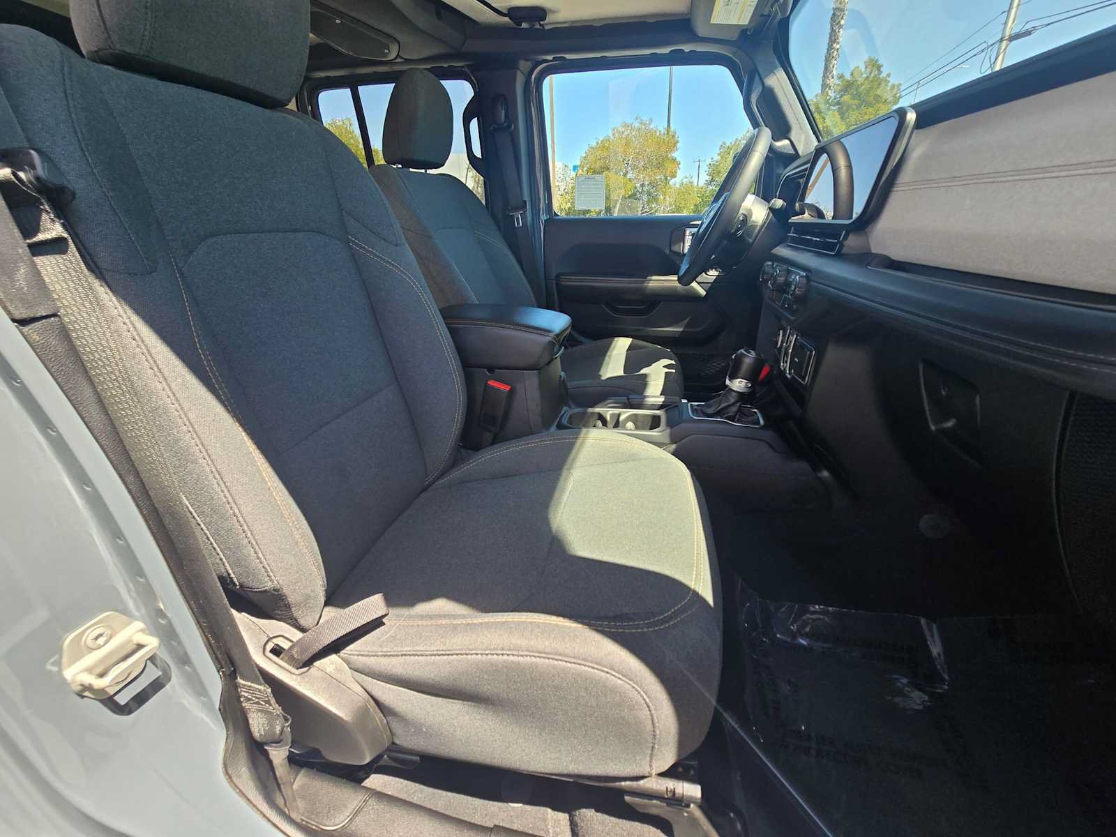 Used 2024 Jeep Wrangler Unlimited Sahara AWD/4WD image 10