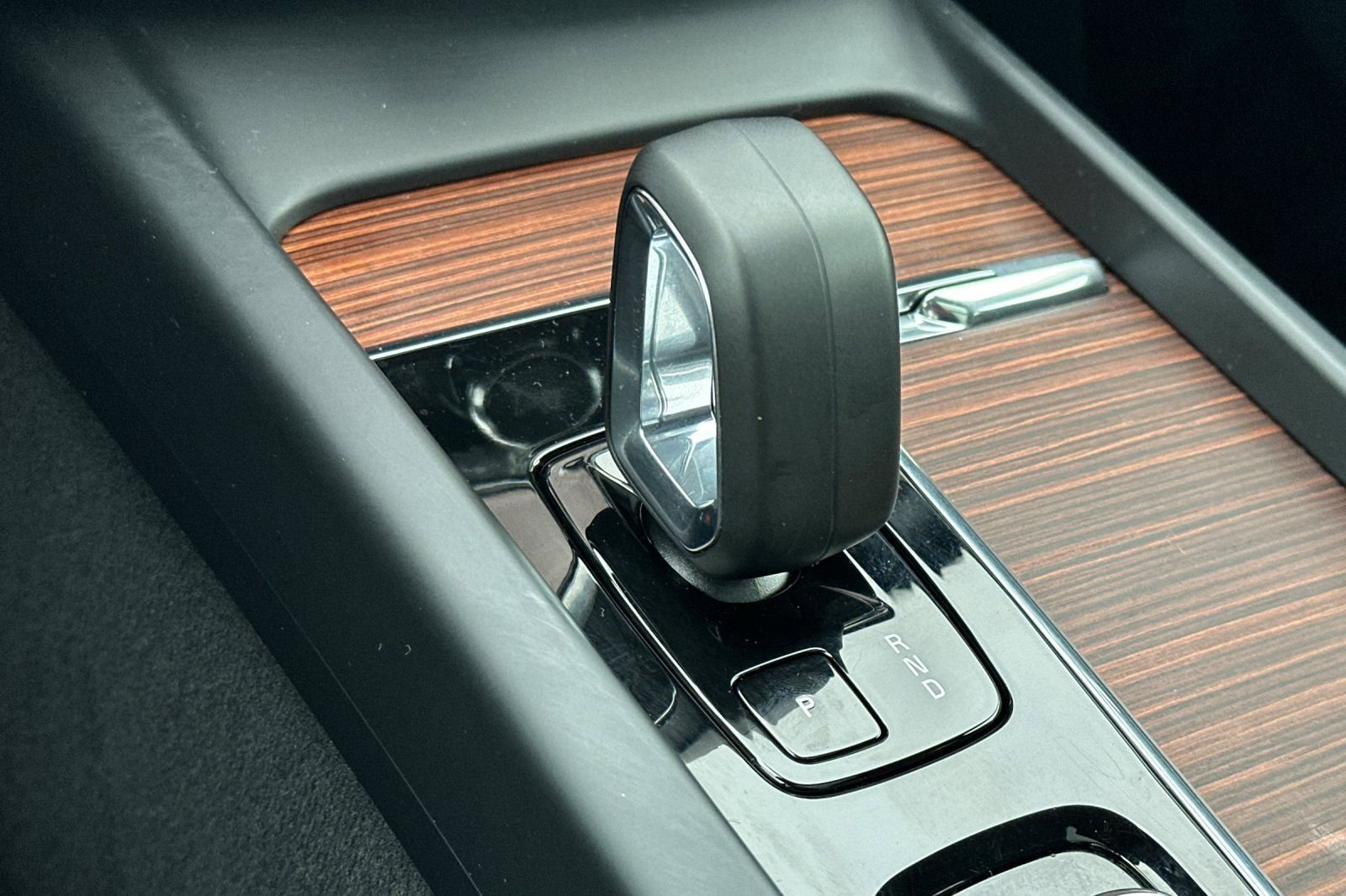 Used 2025 Volvo V60 B5 Cross Country Plus image 23