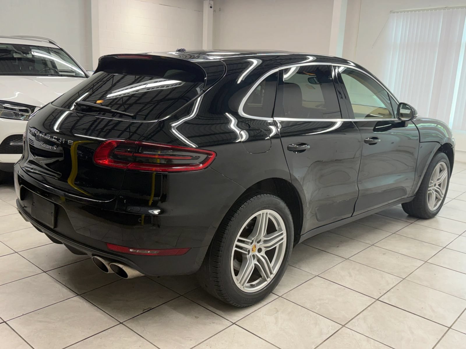 Used 2016 Porsche Macan S w/ Premium Package Plus AWD/4WD image 9