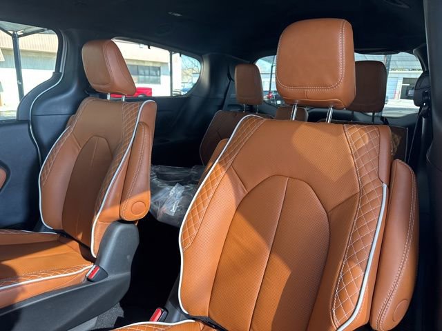 New 2026 Chrysler Pacifica Pinnacle FWD image 14