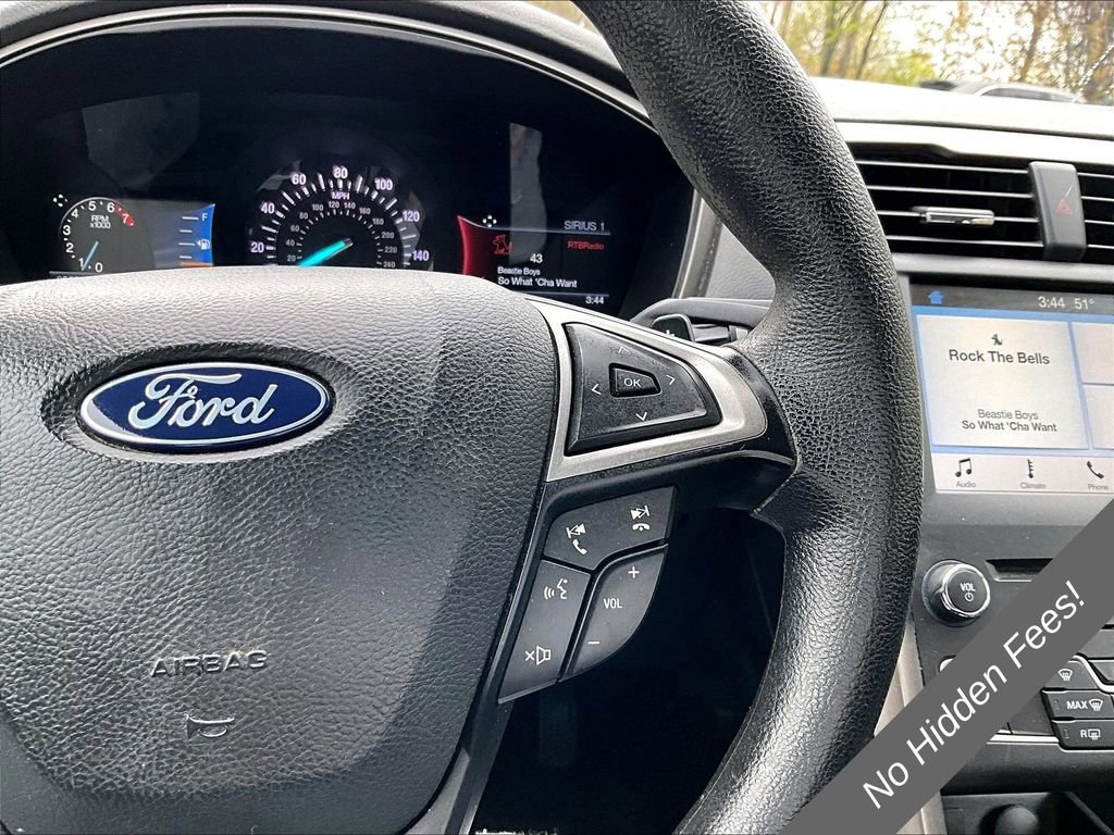Used 2018 Ford Fusion SE w/ Fusion SE Technology Package FWD image 17