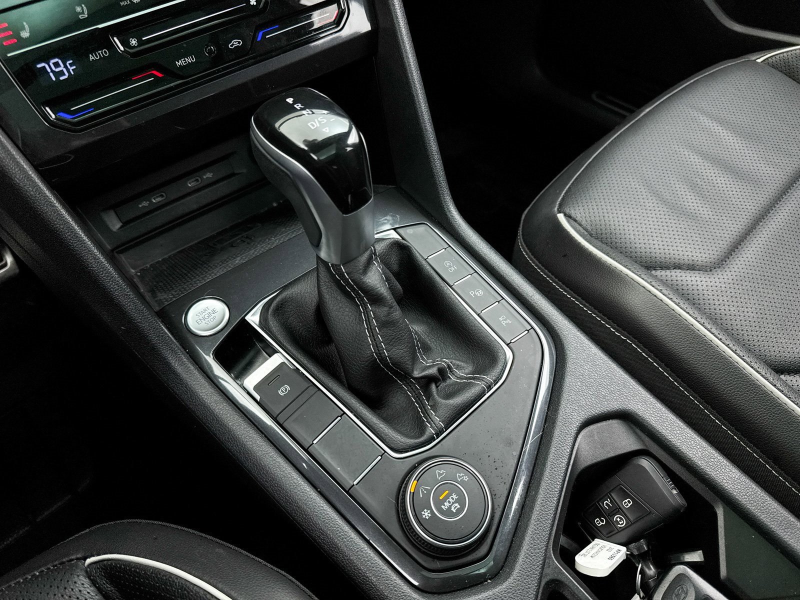 Used 2022 Volkswagen Tiguan SEL R-Line image 32