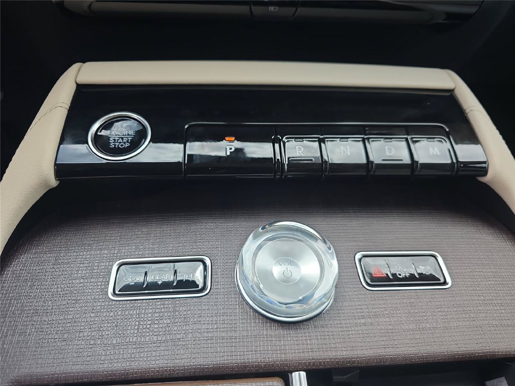 New 2027 Lincoln Navigator Reserve RWD image 17