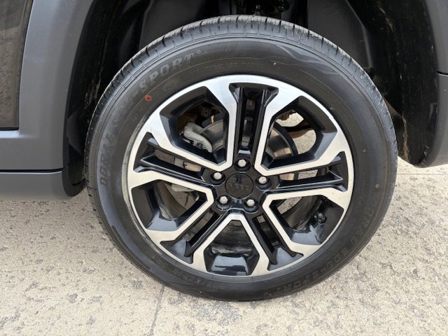 Used 2022 Jeep Compass Limited image 7