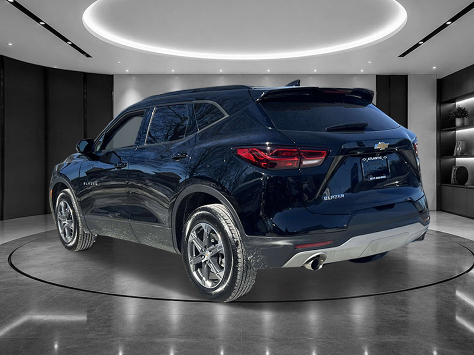 Used 2025 Chevrolet Blazer LT w/ Convenience Package FWD image 4