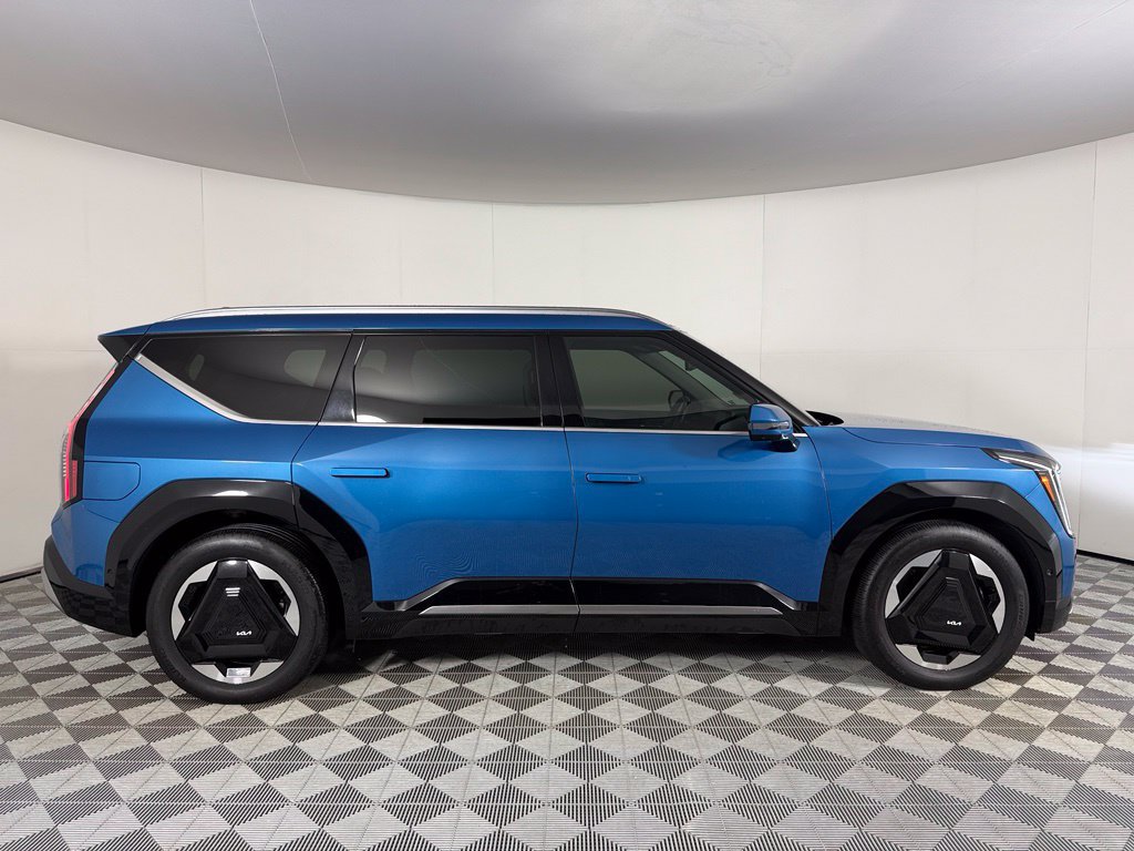 Used 2024 Kia EV9 Land AWD/4WD image 5