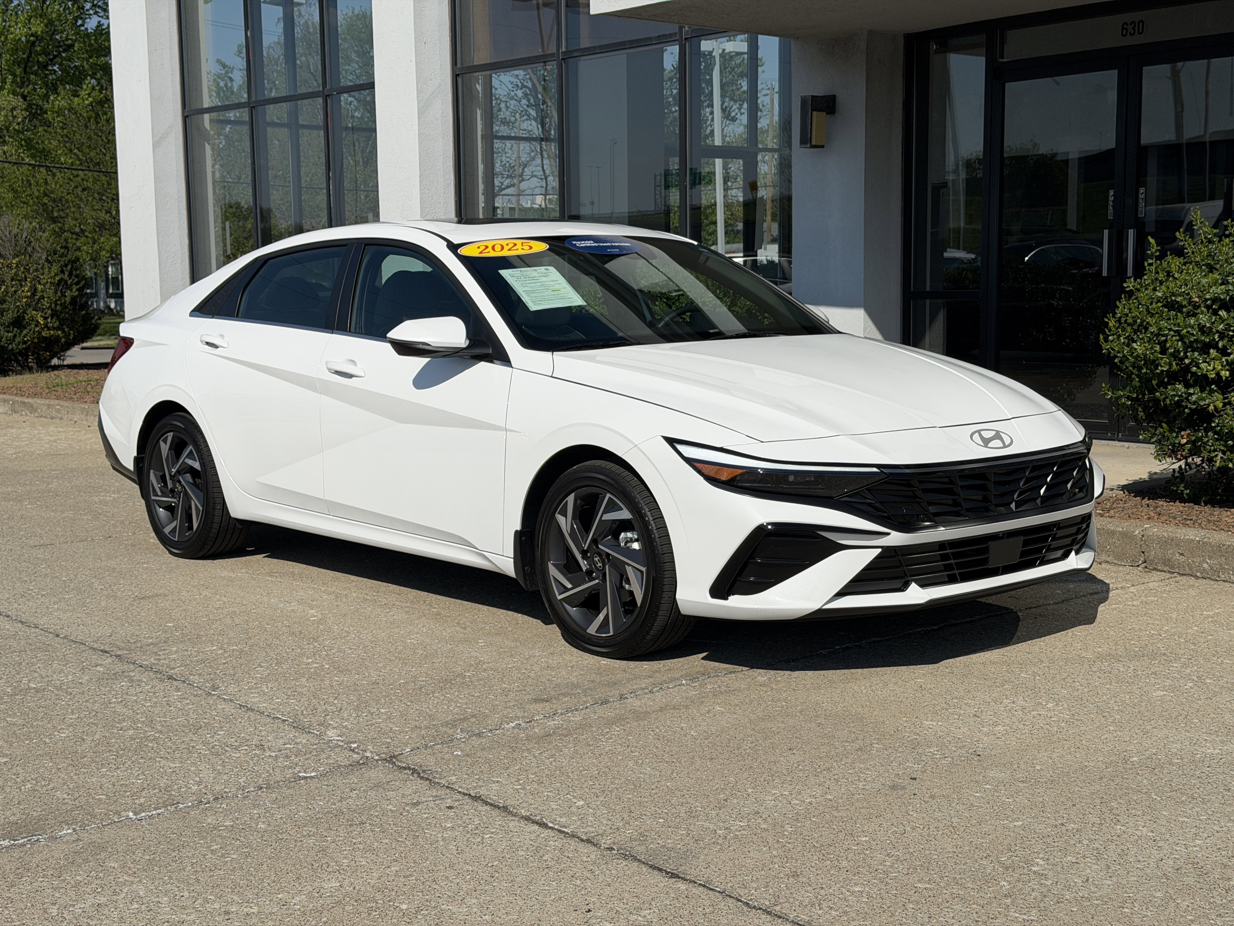 Certified 2025 Hyundai Elantra Limited image 2