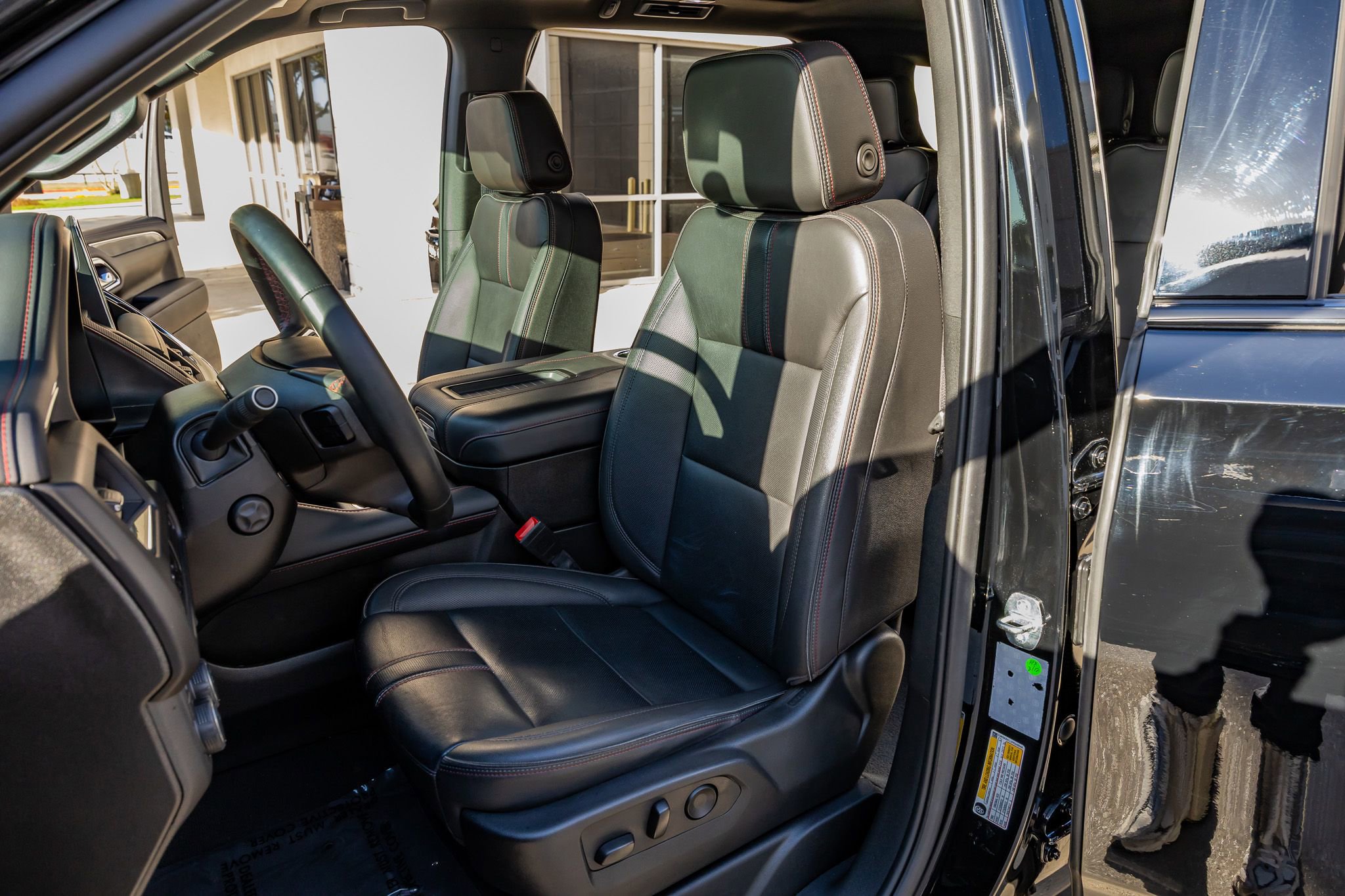 Used 2023 Chevrolet Suburban RST w/ Sport Performance Package image 29