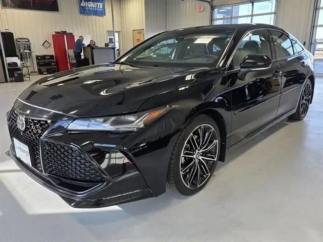 Used 2022 Toyota Avalon Touring w/ Advanced Safety Package image 5