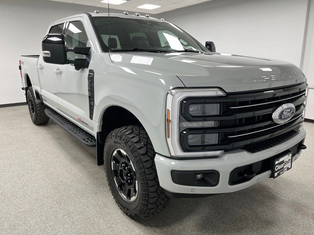 Used 2025 Ford F350 Platinum w/ Tremor Off-Road Package AWD/4WD image 2